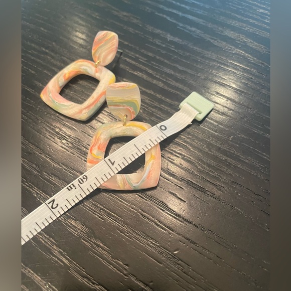 Marbled drop earrings - Picture 2 of 4